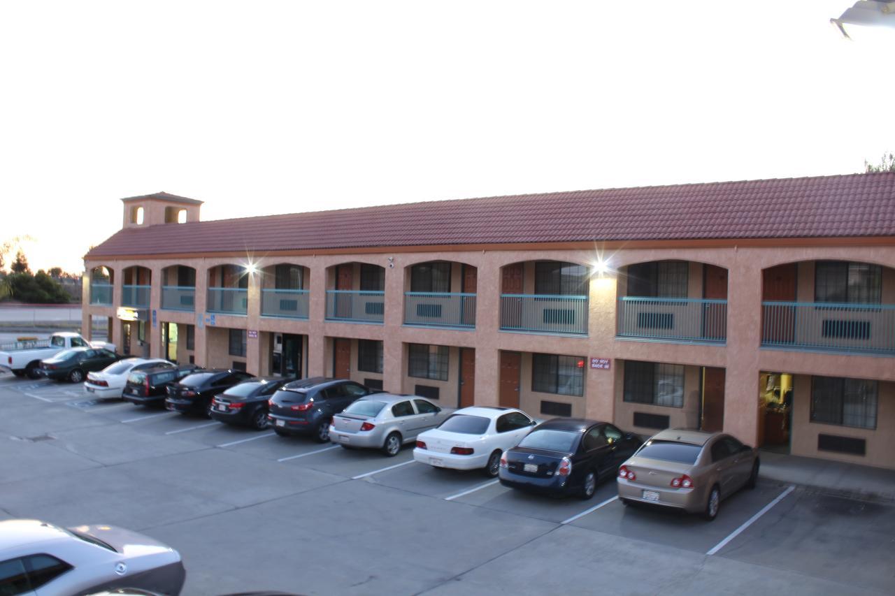 Travelers Inn Castro Valley Quarto foto